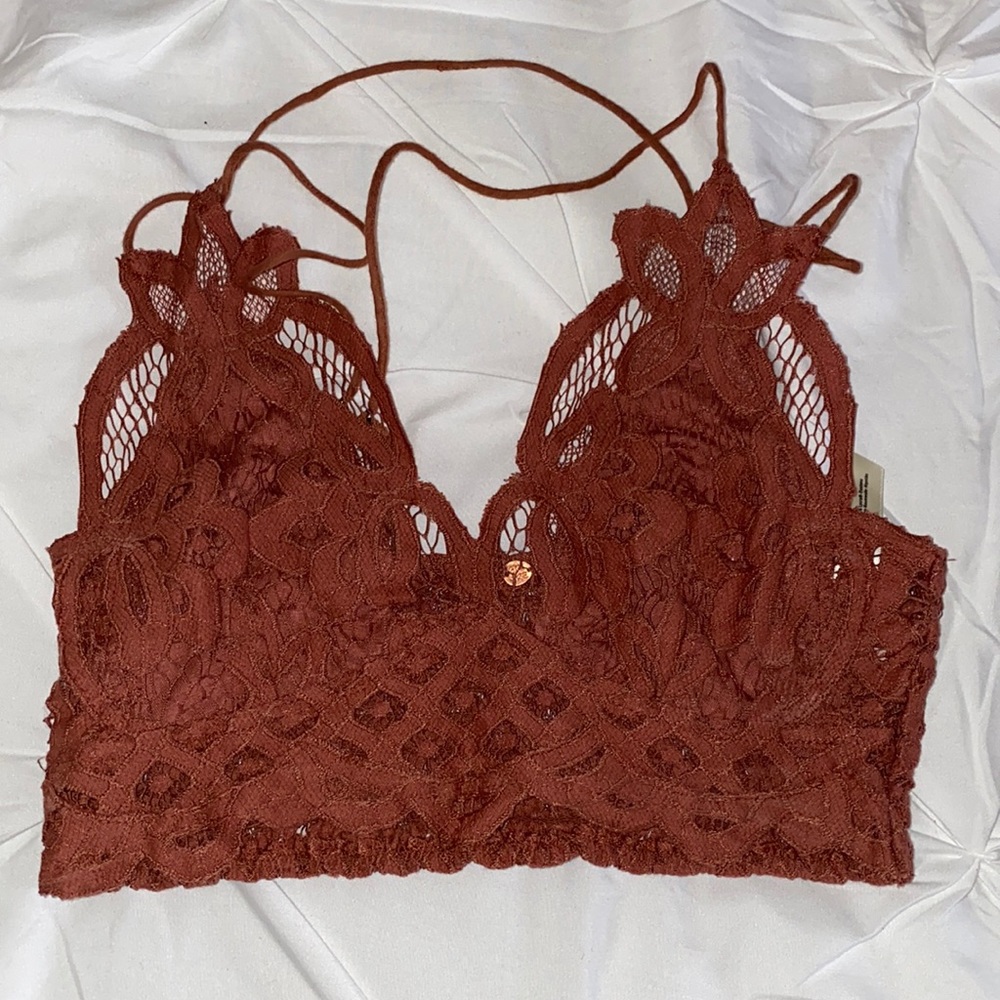 Set of 2 NEW bralettes!